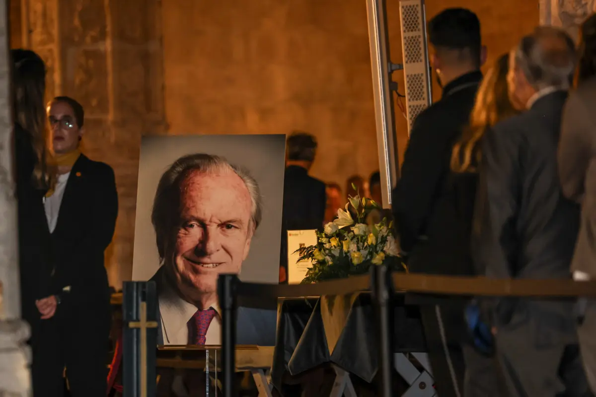 Velório de Francisco Pinto Balsemão no Mosteiro dos Jerónimos, em Lisboa