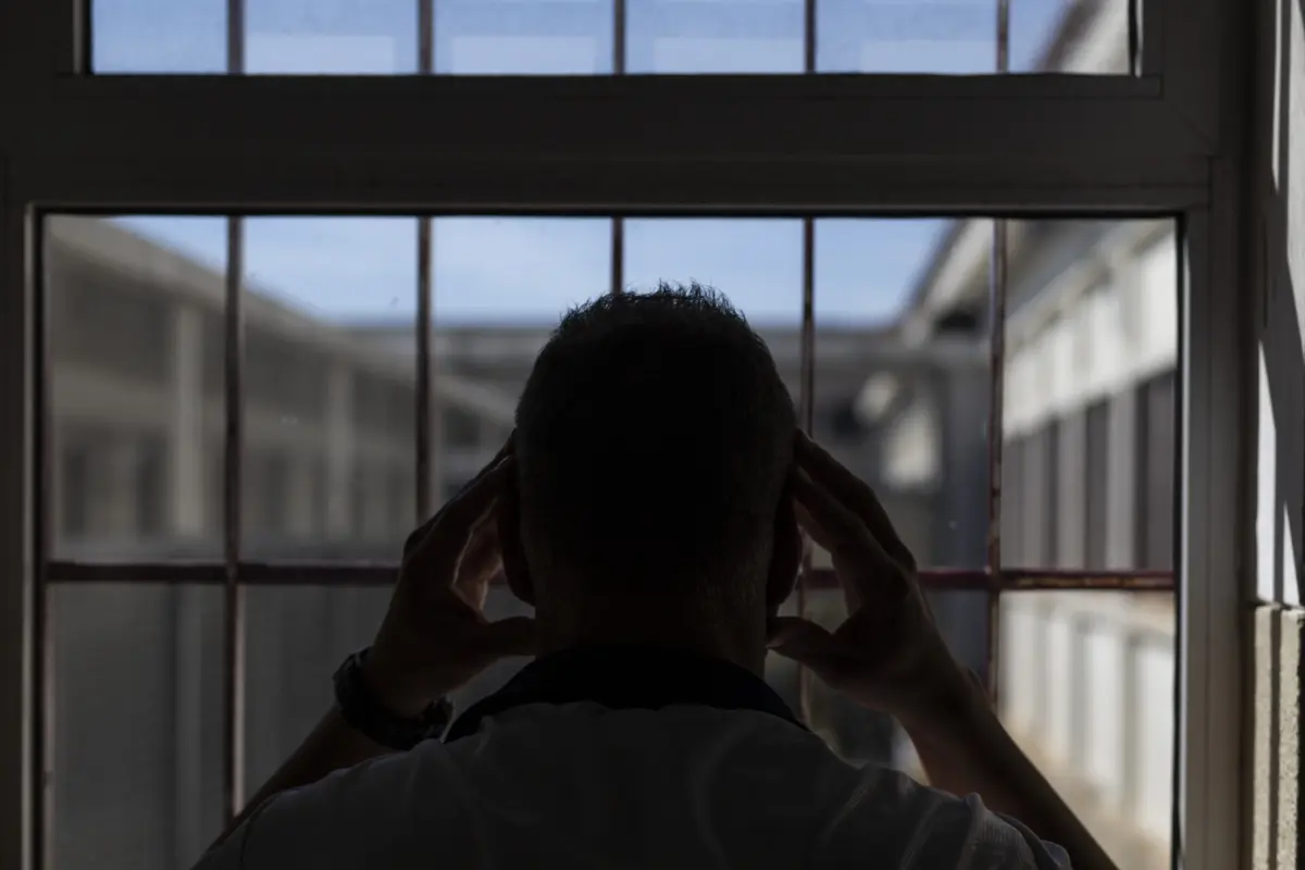 Guardas Prisionais levaram recluso de volta para a cadeia