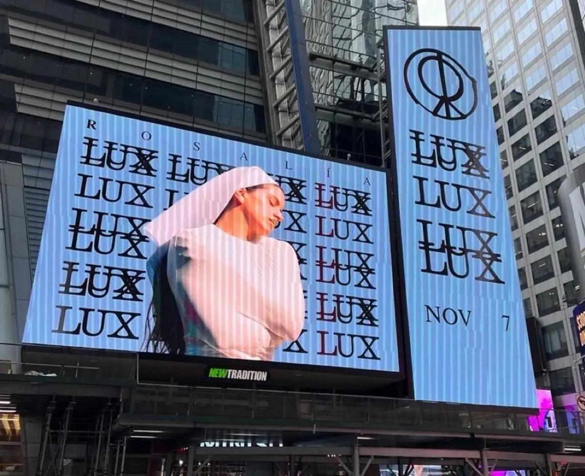 Álbum foi divulgado antes da hora nos ecrãs da Times Square, em Nova Iorque