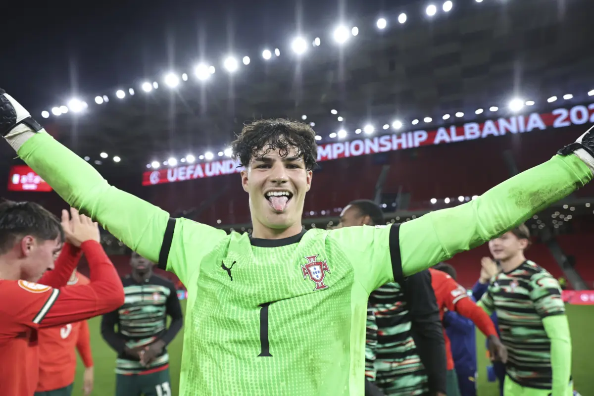 Romário Cunha defendeu três penáltis no desempate com a Itália