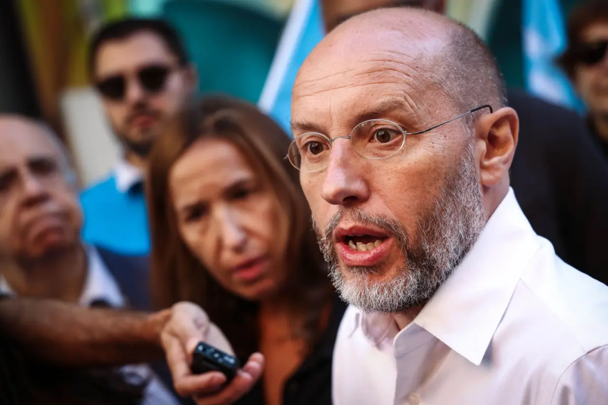 Rui Tavares na campanha da coligação "Por ti, Lisboa" no bairro Quinta do Cabrinha