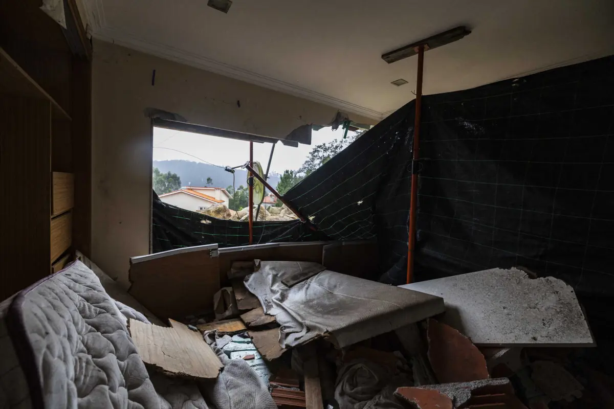 Quarto onde o casal de namorados faleceu enquanto dormia na casa em Palmeira