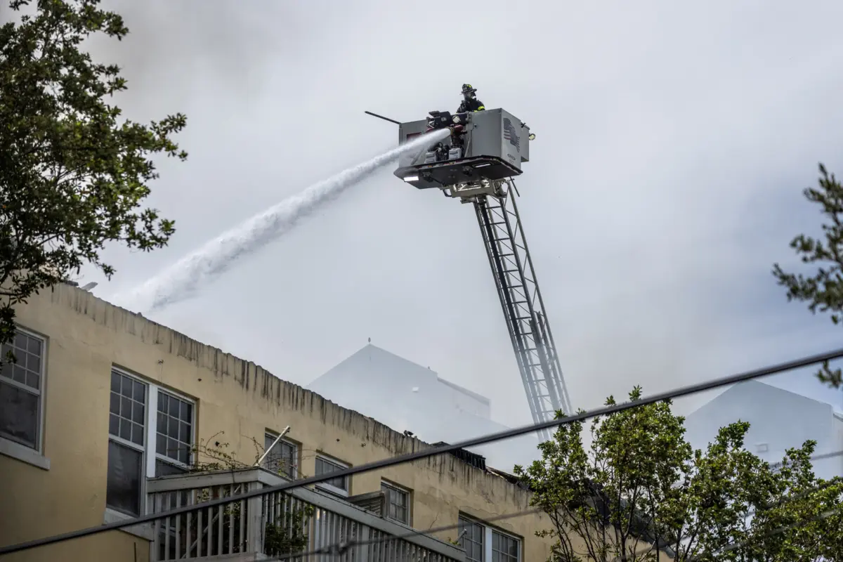 Imagem de contexto do artigo Residentes retirados de bloco de apartamentos em Miami devido a incêndio