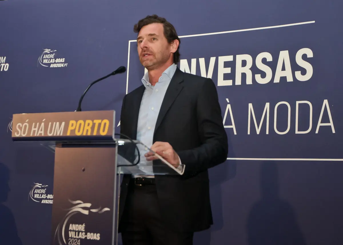 André Villas-Boas acusa Pinta da Costa de "levar o F. C. Porto para a ruína"