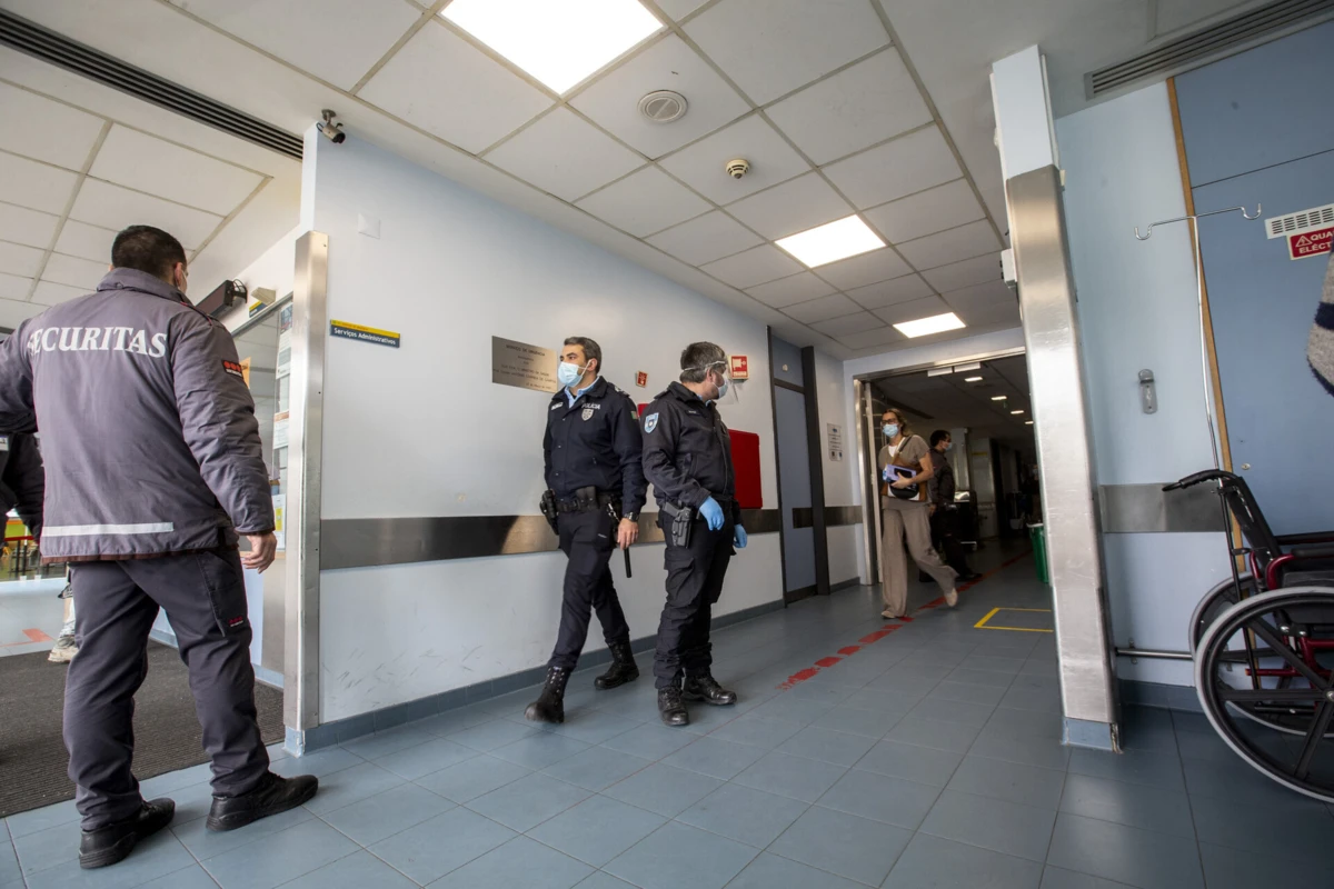 Unidades do SNS já contam quase 1500 botões de pânico para acionar pelos profissionais de saúde em caso de ameaça