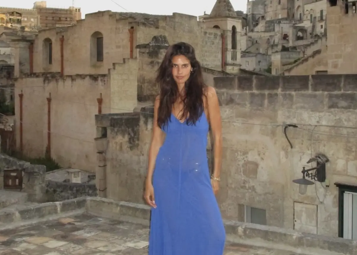 Isabela Valadeiro dá vida a Cláudia na telenovela "A Herança", transmitida pela SIC