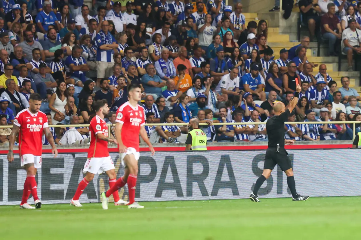 Luís Godinho expulsou Pepe no encontro da Supertaça, entre F. C. Porto e Benfica