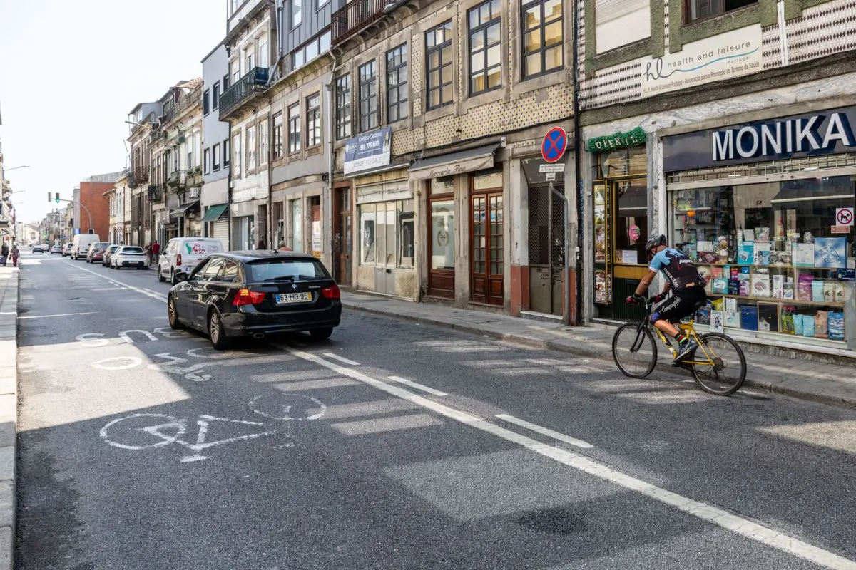 Salsicha foi encontrada em Costa Cabral e a Polícia Municipal promete intensificar a fiscalização
