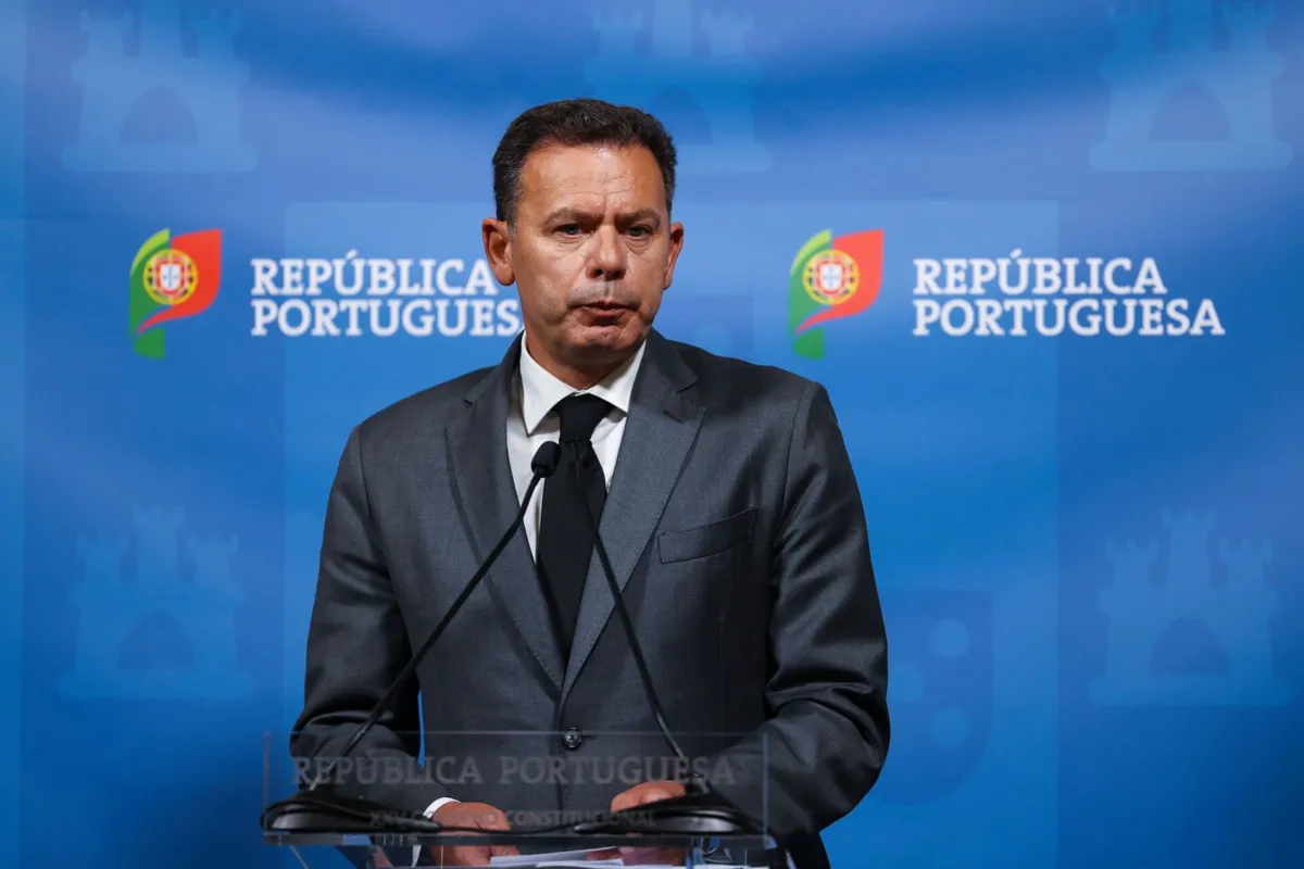 "Reafirmei plena solidariedade e constante apoio de Portugal, bem como forte repúdio e condenação pelos contínuos ataques russos", frisou Luís Montenegro