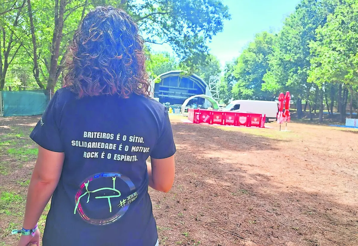 Voluntários estão a organizar tudo para receber os visitantes, alguns cedem terrenos para estacionamento