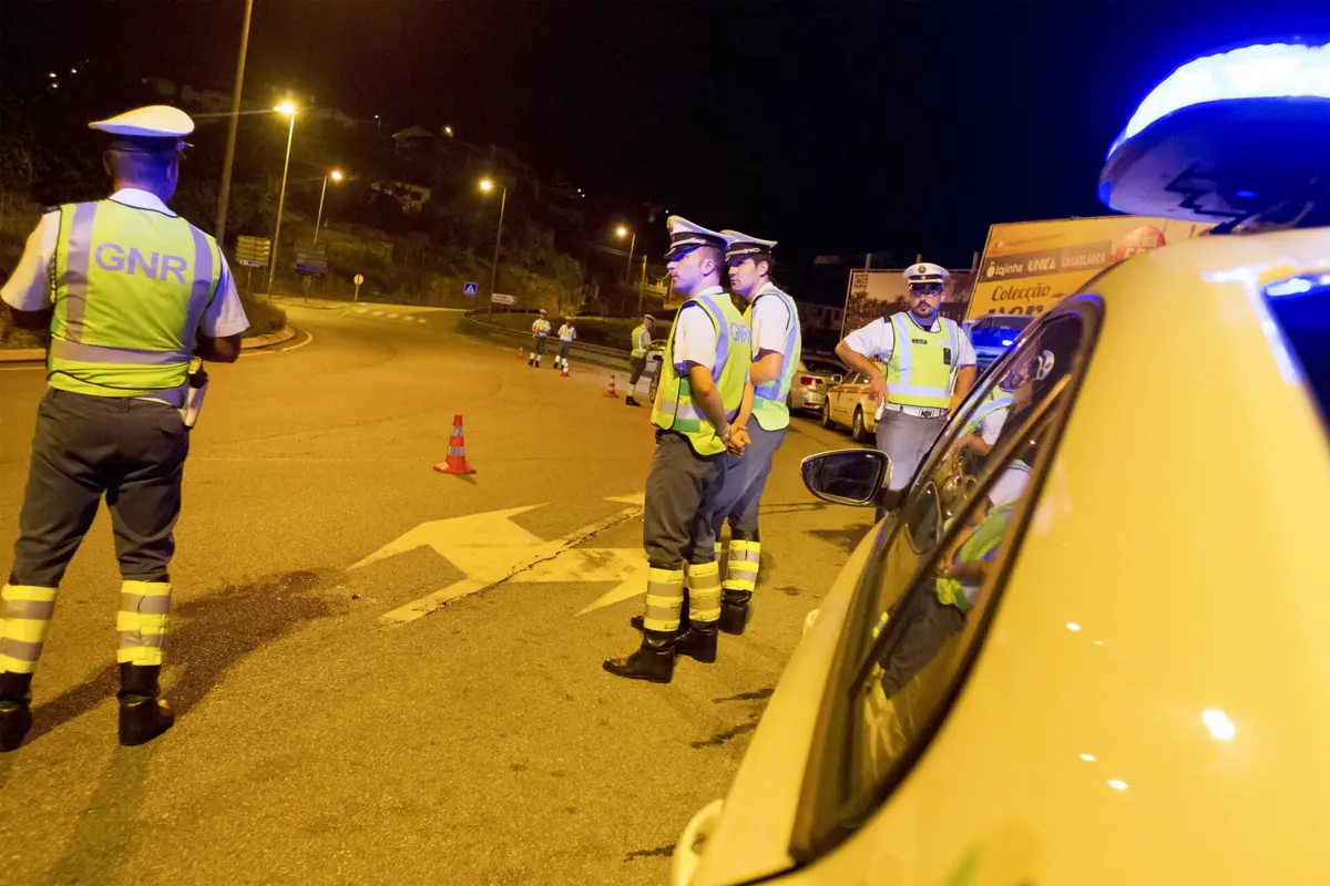 Duas viaturas da GNR ficaram totalmente inoperacionais