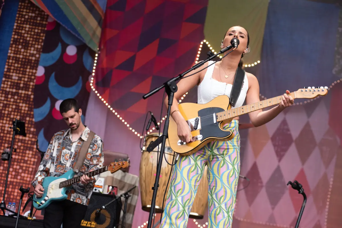 Jovem artista vai estar acompanhada por Miguel Araújo, Samuel Úria e Bárbara Tinoco e Rita Rocha