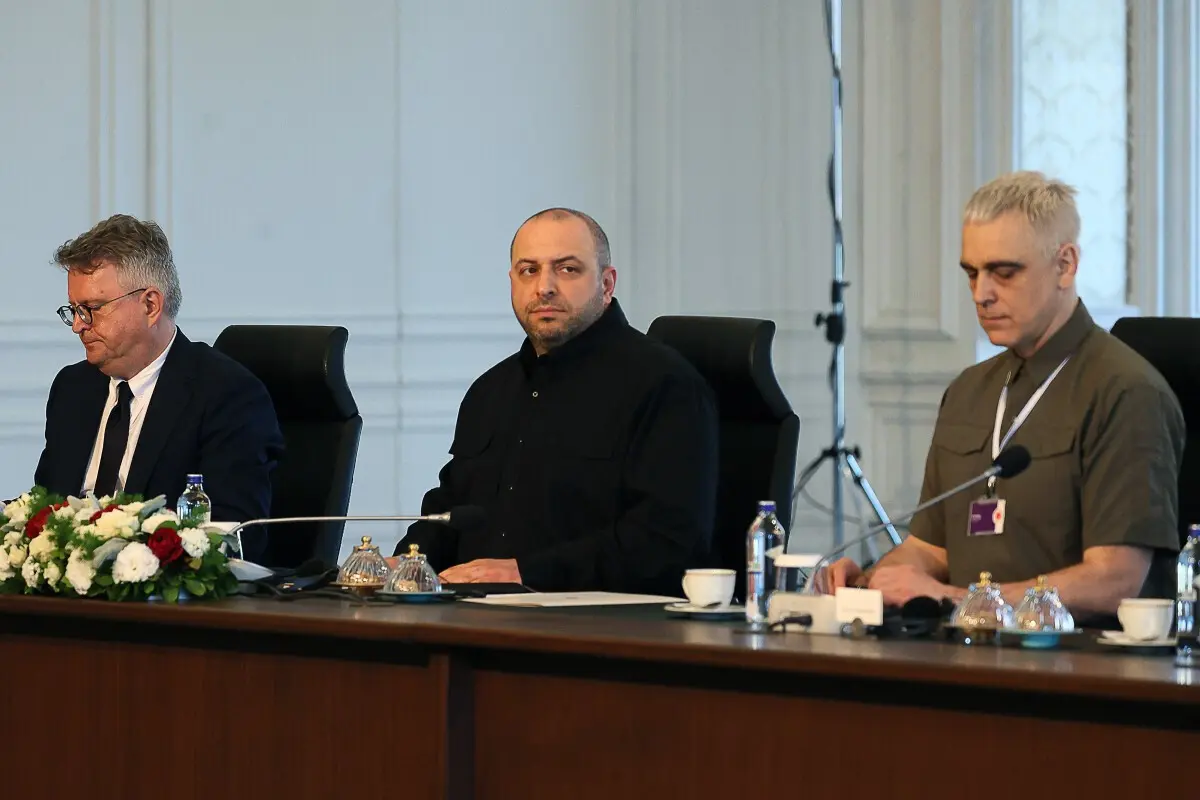 Rustem Umerov na conferência de imprensa após a segunda ronda de negociações em Istambul