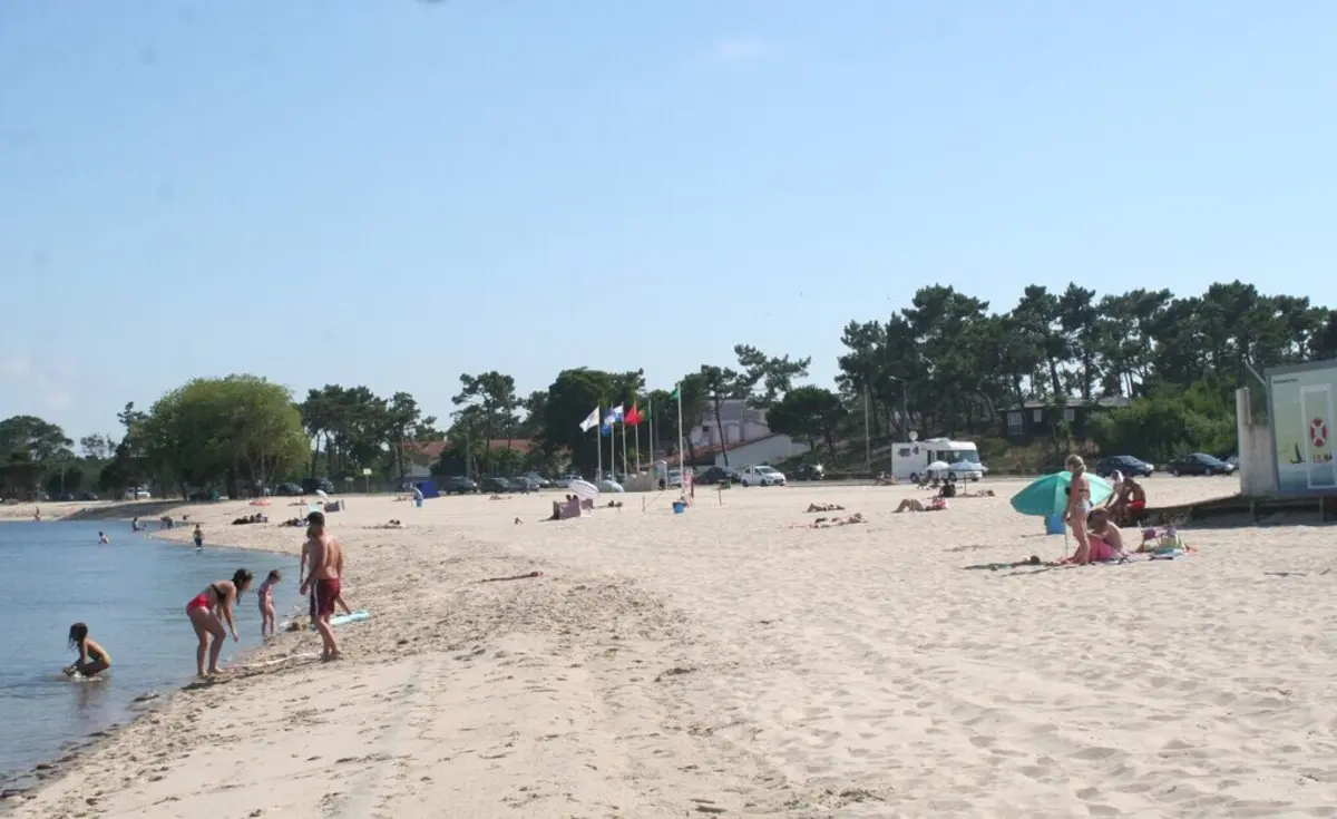 Praia fica na Torreira junto à EN 327