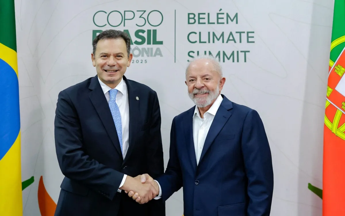 O primeiro-ministro Luís Montenegro com o presidente brasileiro Lula da Silva