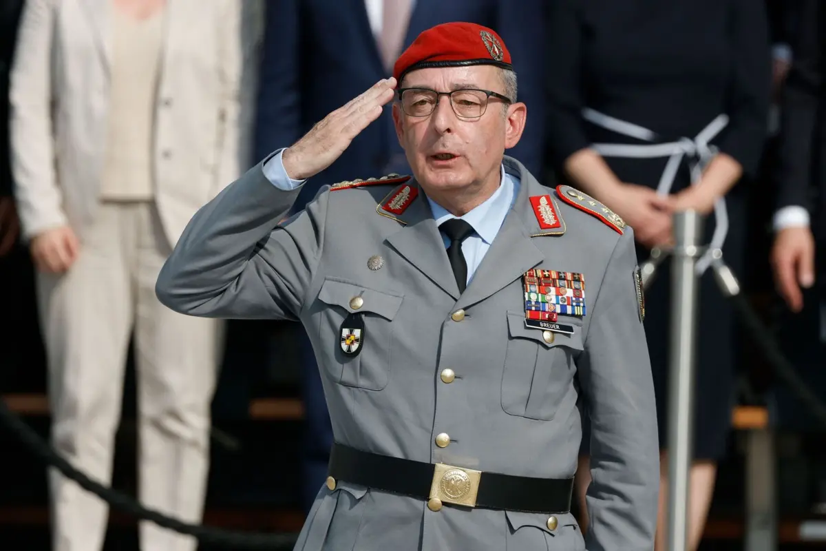 O inspetor-geral das Forças Armadas alemãs, Carsten Breuer