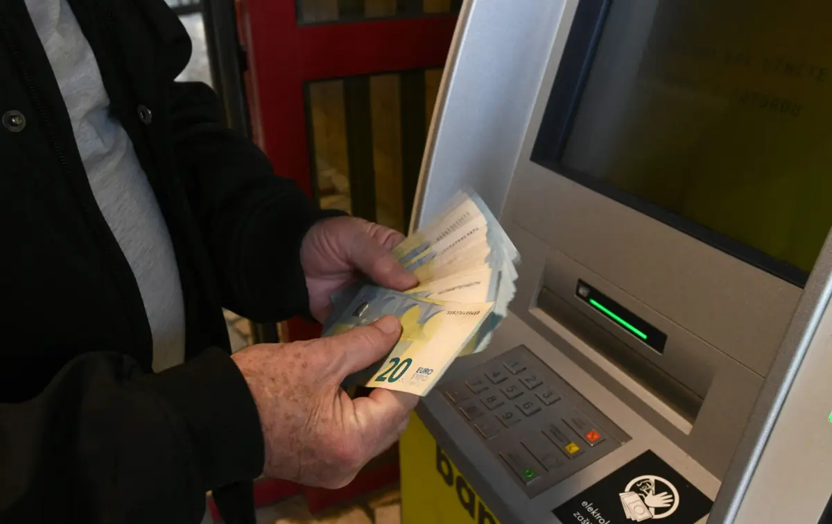 Ex-tesoureiro fez levantamentos abusivos e ficou com receitas da Loja Social