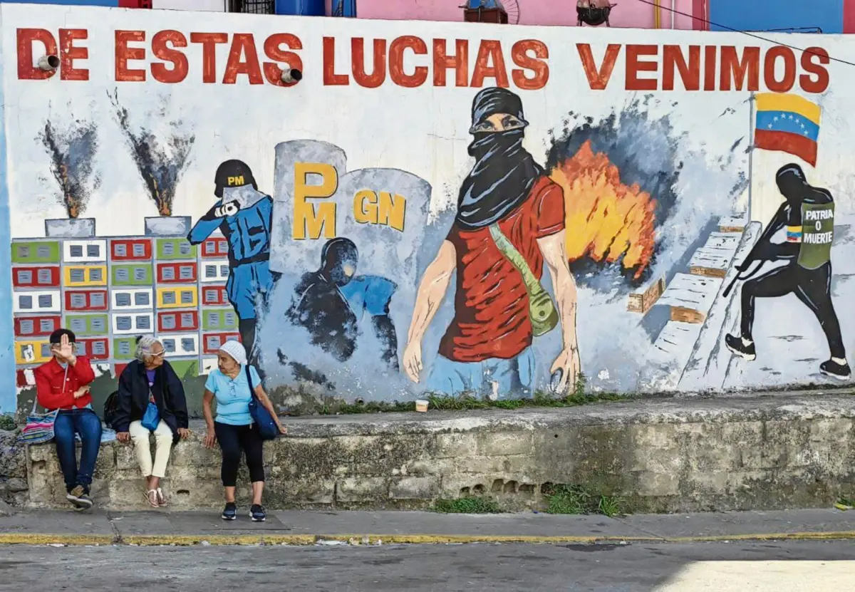 Vida prossegue em Caracas, com vontade de resistir