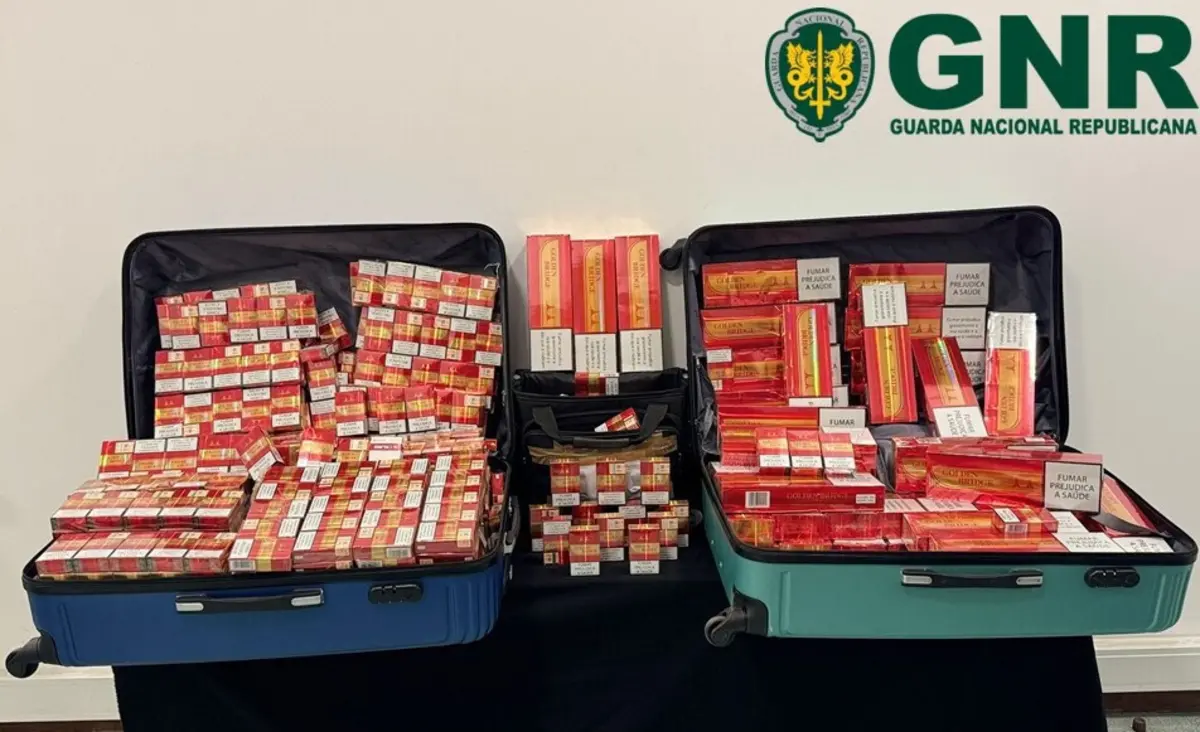 Tabaco apreendido pela GNR estava dissimulado em duas malas