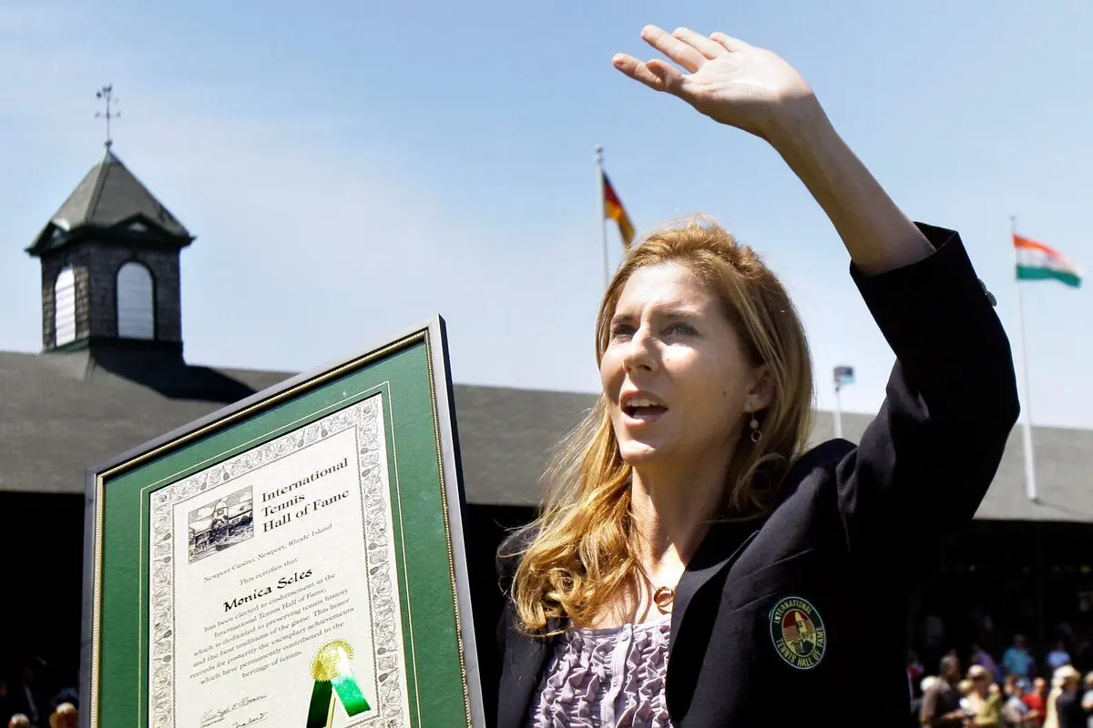 Seles inclui uma lista restrita das melhores tenistas de sempre