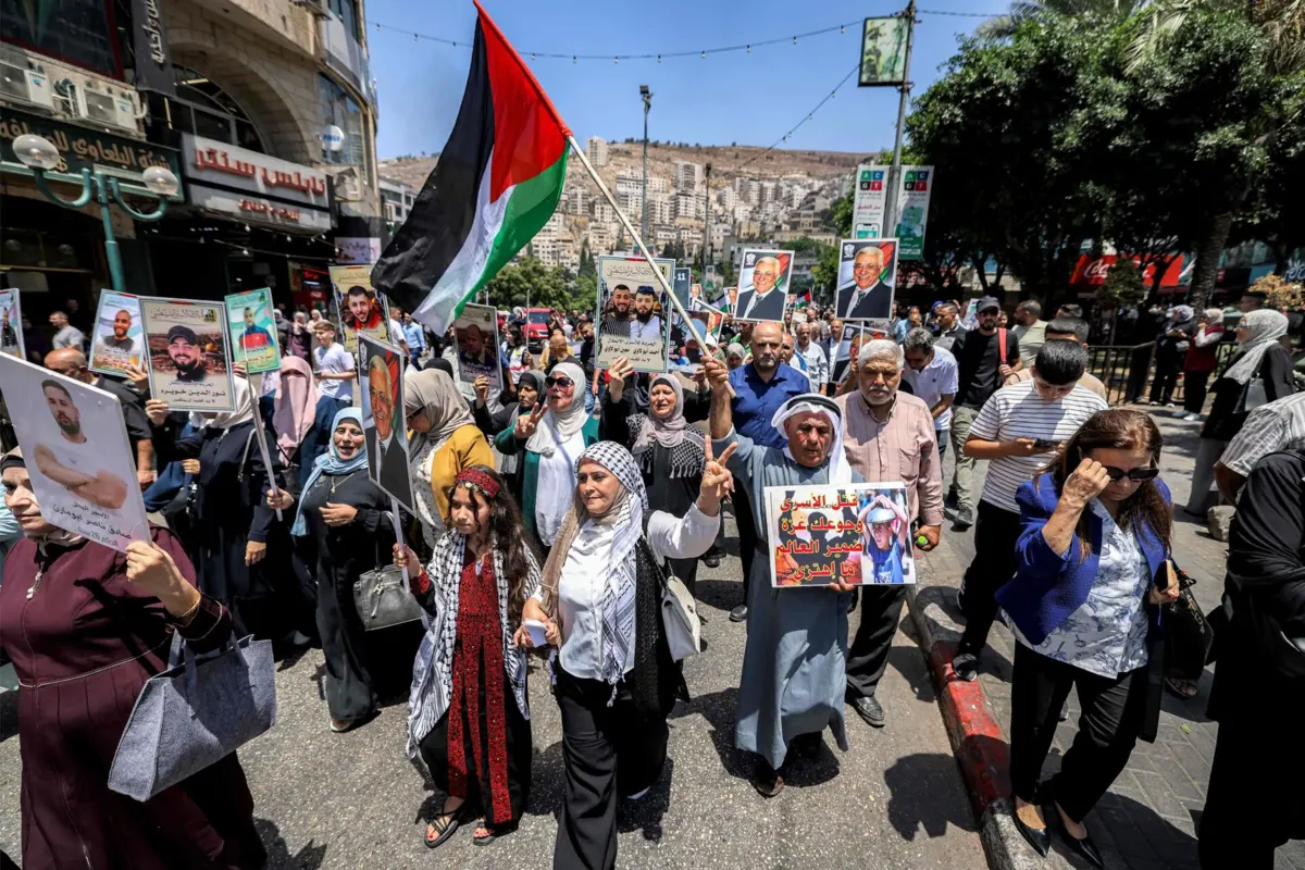 Manifestação em Nablus, na Cisjordânia ocupada