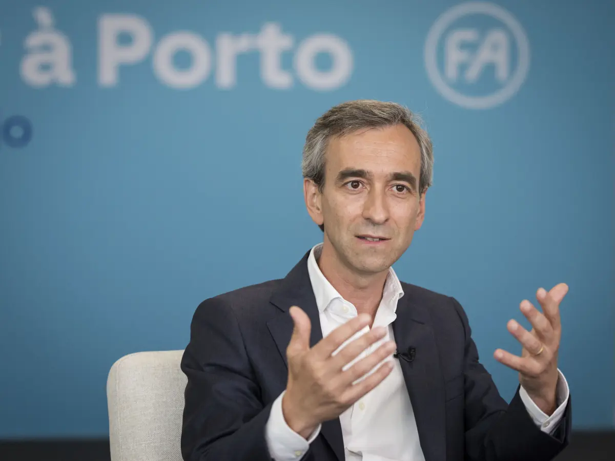 Candidato do movimento "Fazer à Porto", Filipe Araújo, entregou um "excedente de 50%" de assinaturas no Palácio da Justiça