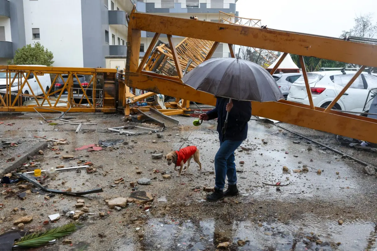 Imagem de contexto do artigo Mau tempo não dá tréguas: chuva e vento regressam a partir de domingo