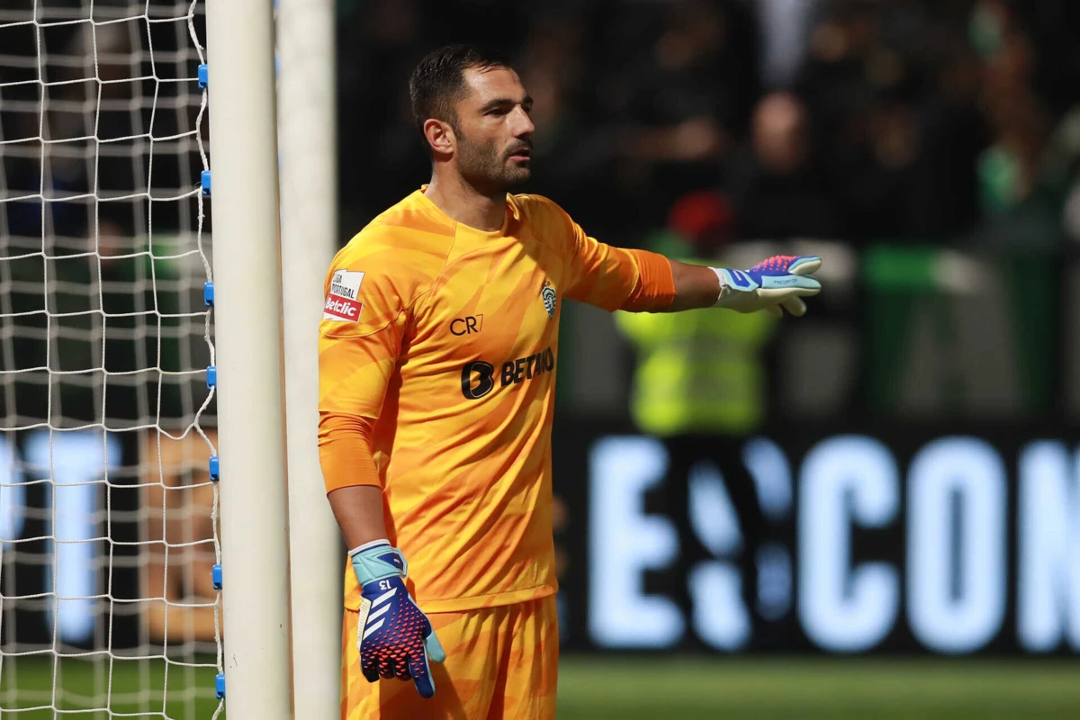 Adán conquistou cinco troféus nos "leões"