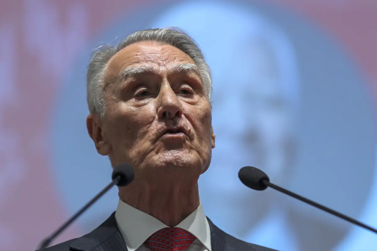 Cavaco Silva foi primeiro-ministro entre 6 de novembro de 1985 e 28 de outubro de 1995