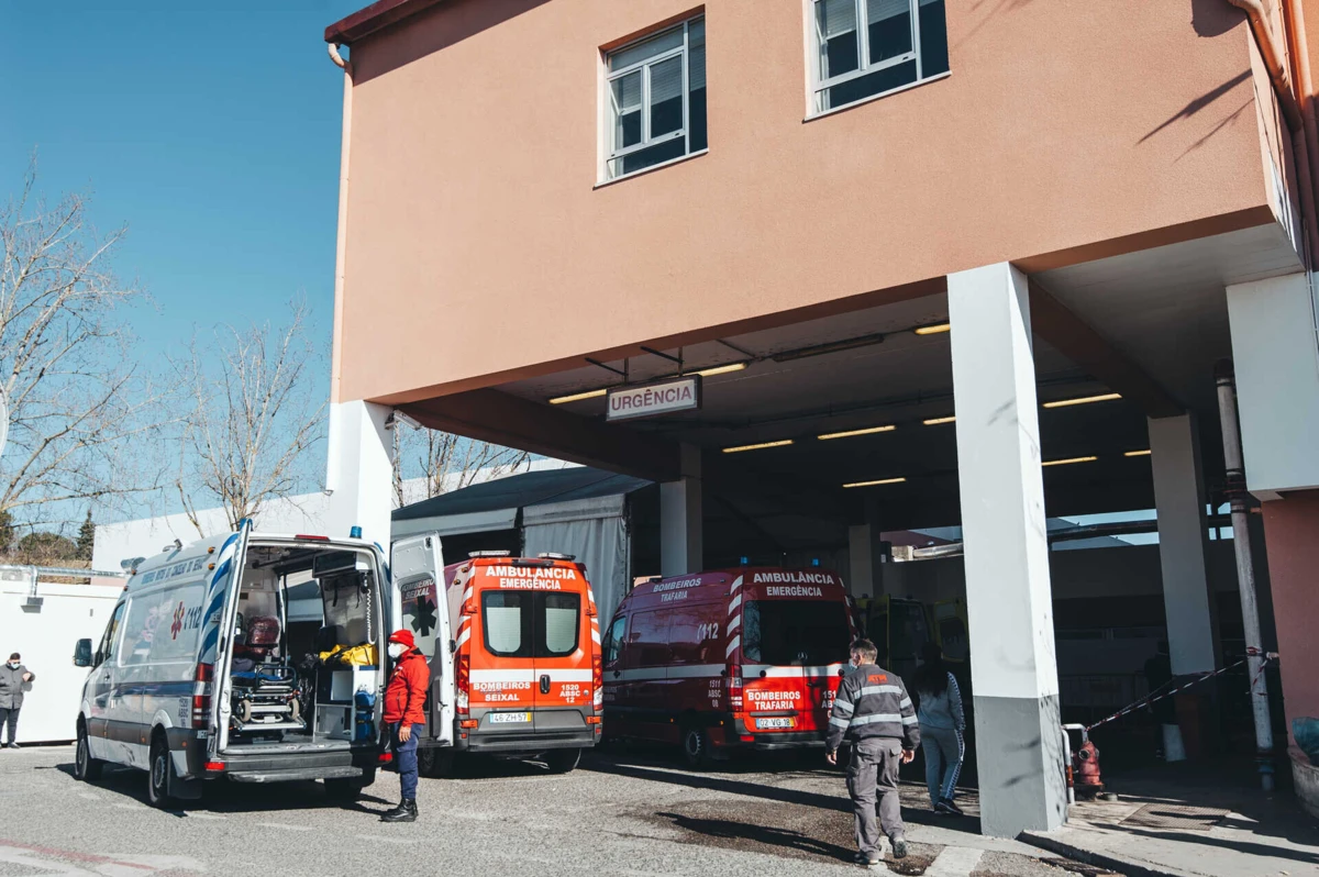 Feridos deslocaram-se ao Hospital Garcia de Orta, em Almada