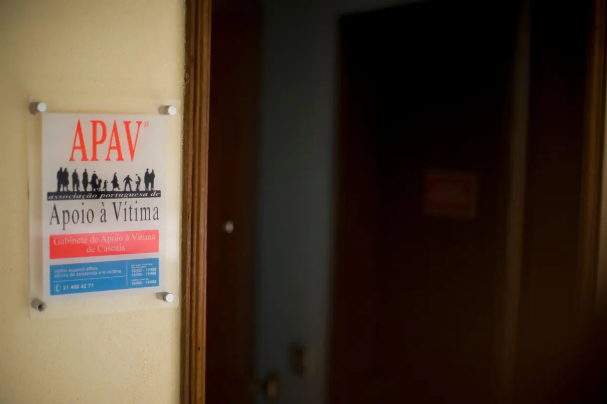 APAV apoiou 112 turistas vítimas de violência entre 2023 e 2024