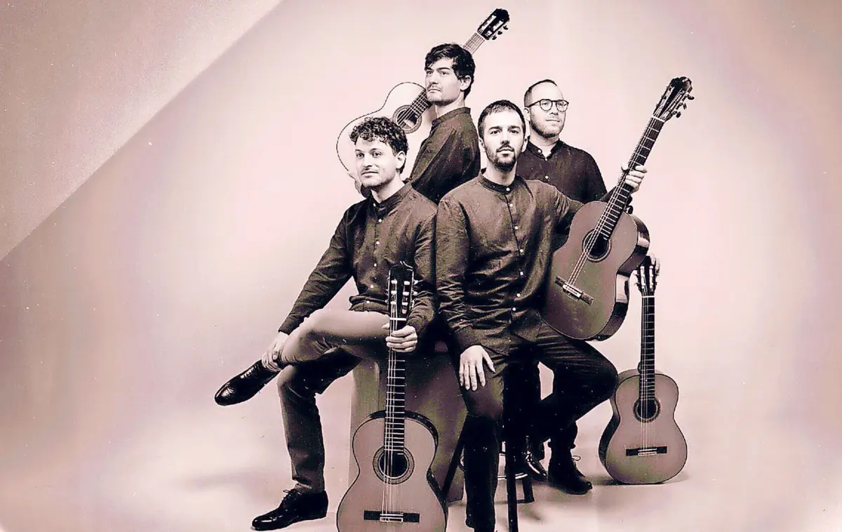 Cologne Guitar Quartet: Tobias Juchem (Alemanha), Henrique Almeida (Portugal), Ptolemaios Armaos (Grécia) e Tal Botvinik (Israel)