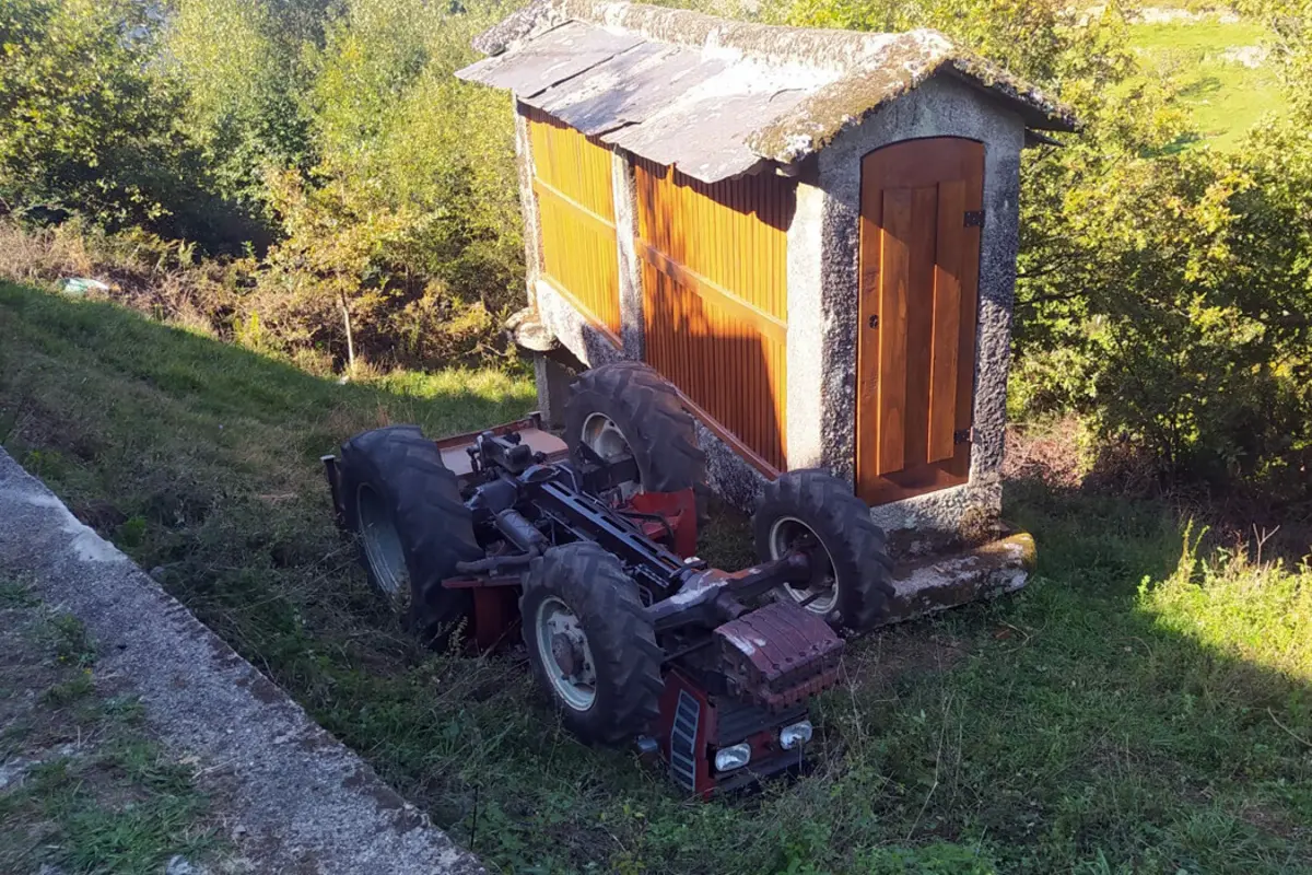Jovem de 21 morre num capotamento de trator em Mondim de Basto