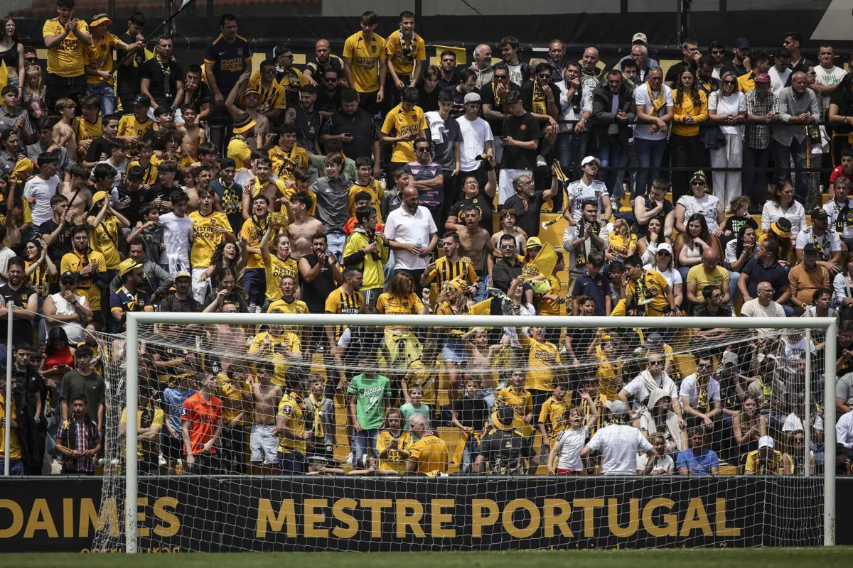 Adepto do Lourosa proferiu insultos racistas