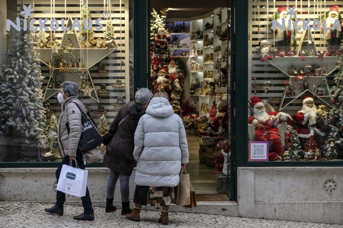 Compras físicas e online em dezembro cresceram 16%