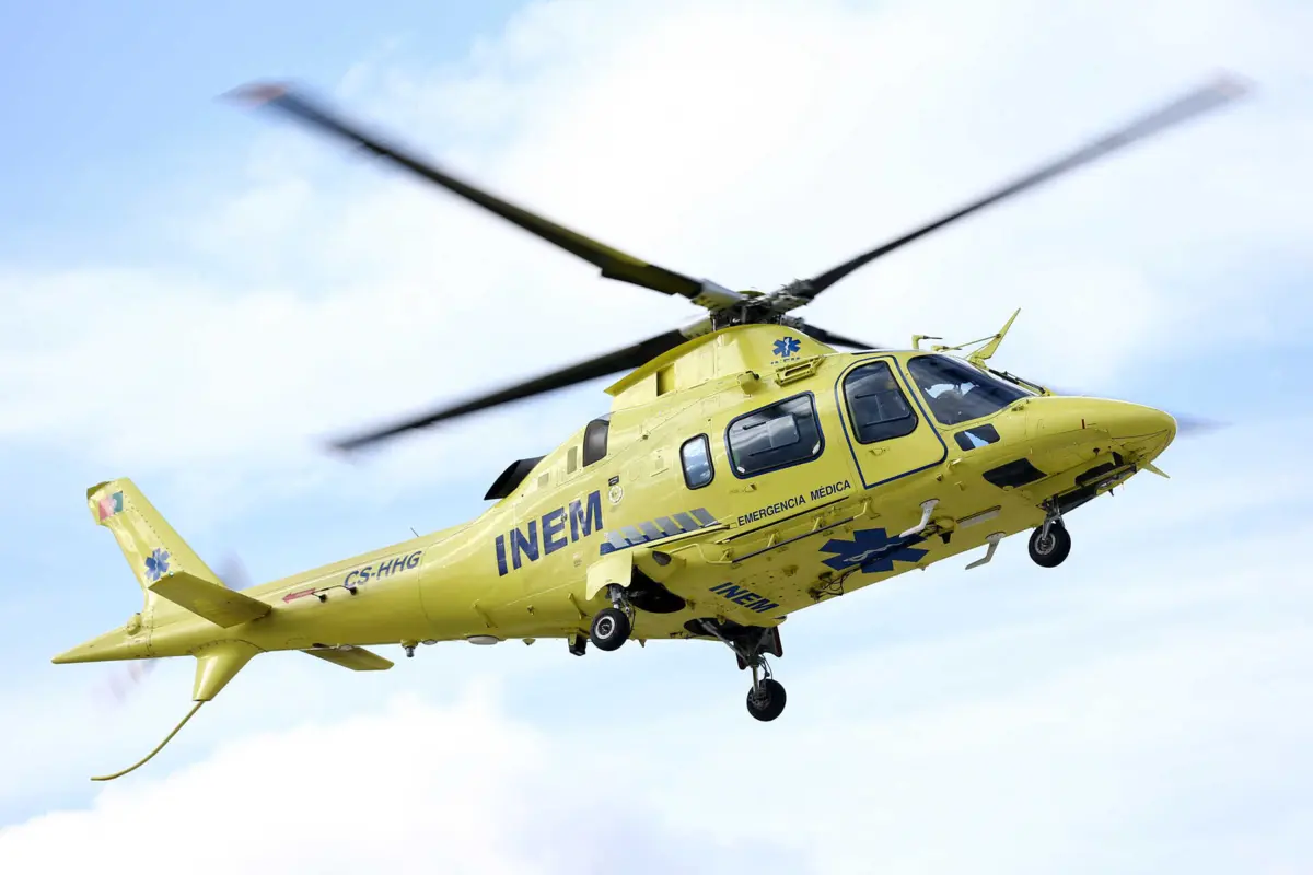 Criança foi transportada por um helicóptero do INEM para o Hospital de Vila Real