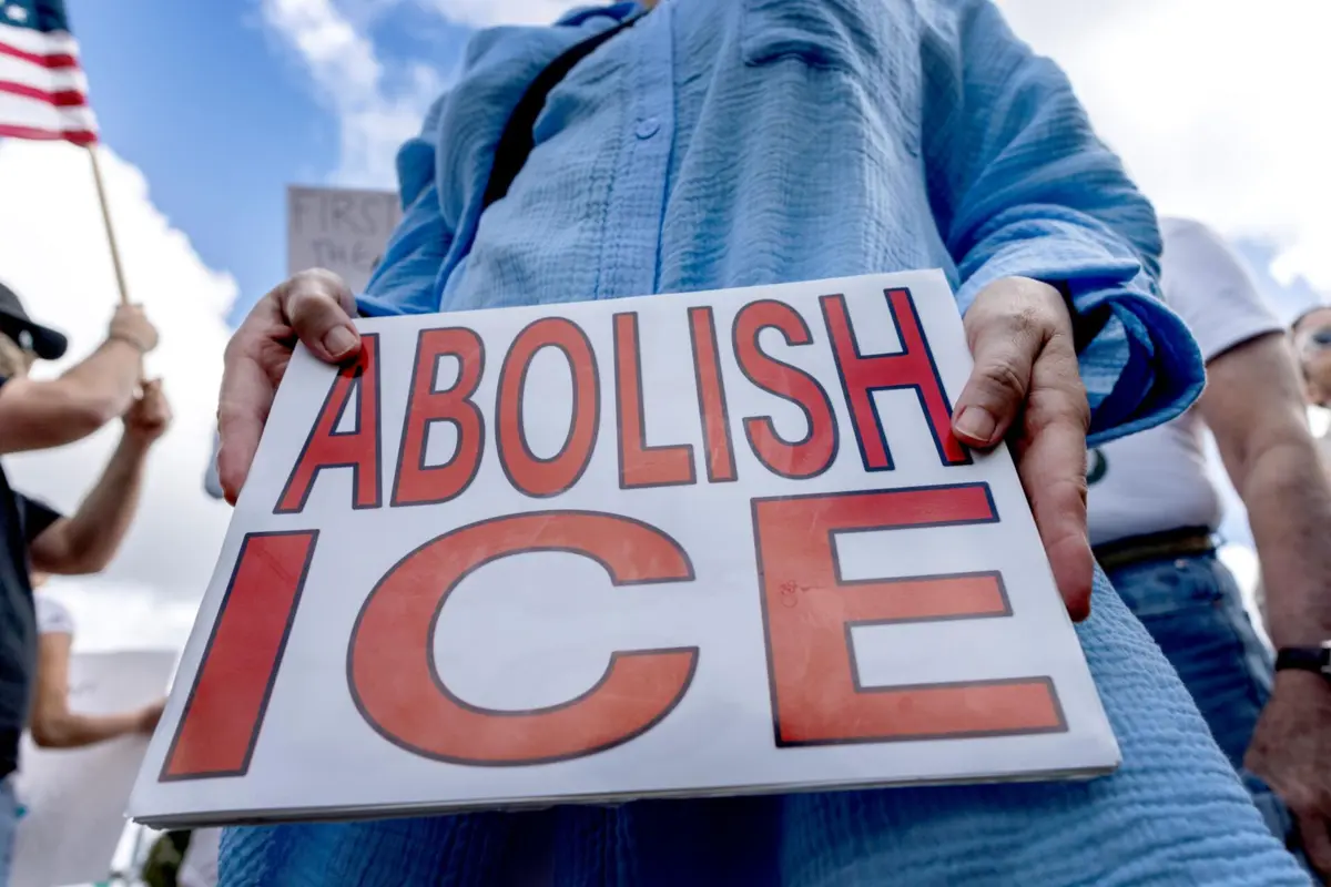 A morte de Alex Pretti por agentes do ICE em Minneapolis deu origem a vários protestos