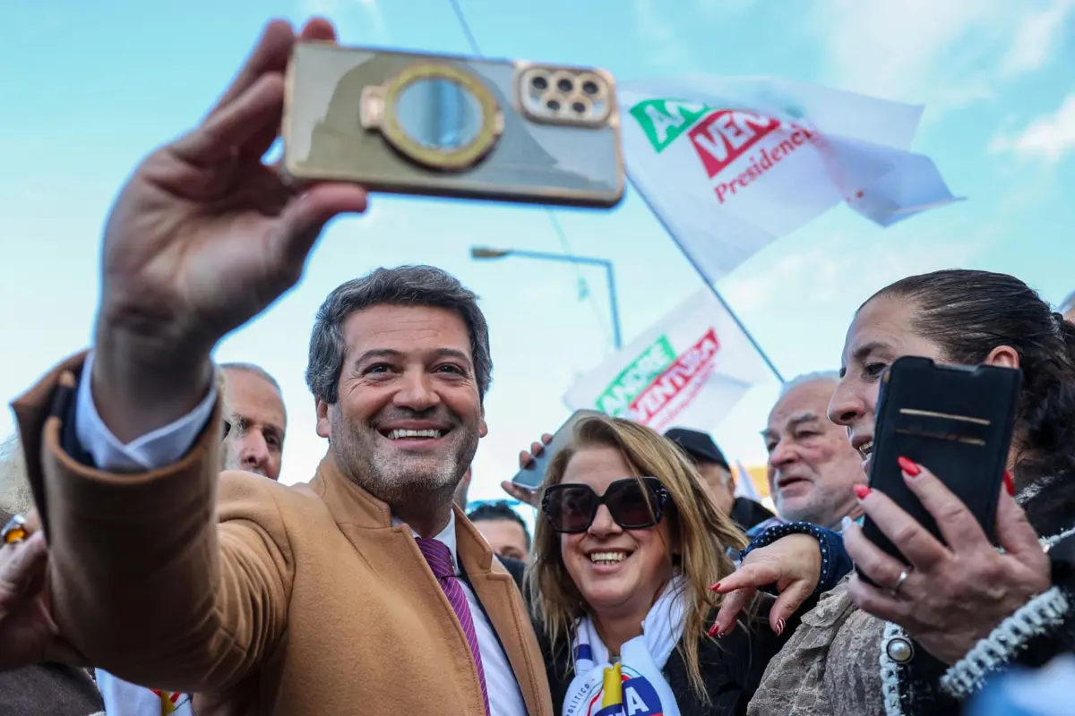 Ventura ao quarto dia de campanha numa ação em Samora Correia, Santarém