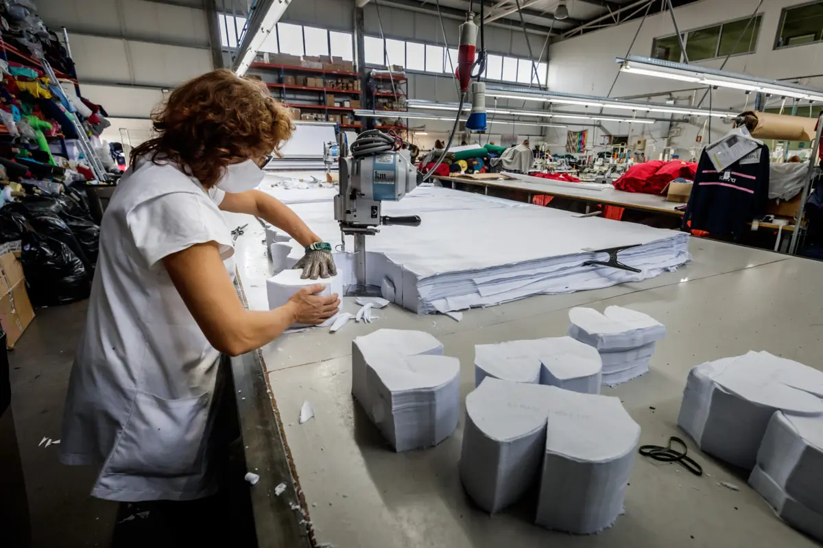 Trabalhadores dos têxteis estão na lista de profissões apontadas como as com maior decréscimo de oferta