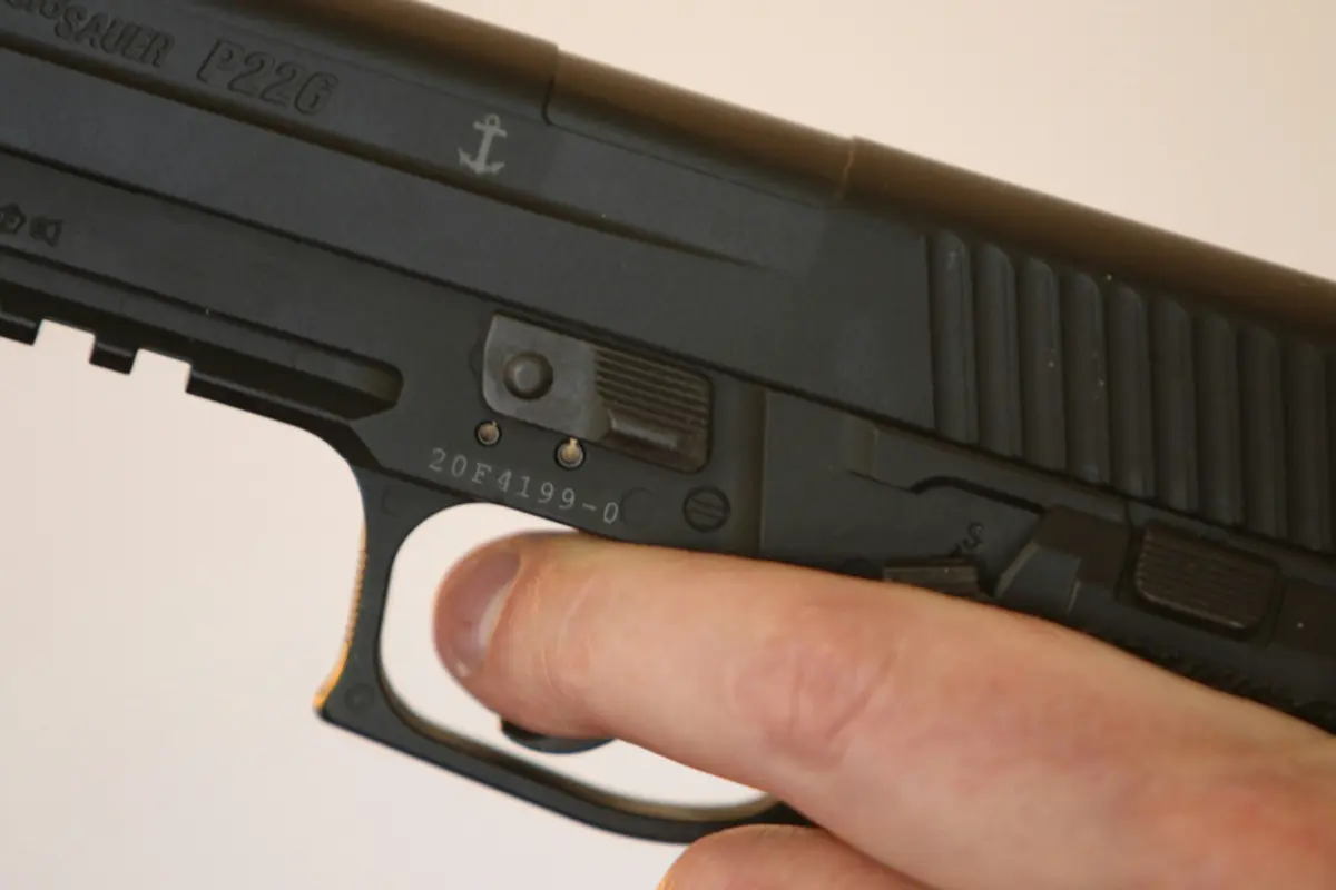 Apesar de a acusação referir que foram efetuados dois disparos, o arguido disse que só se lembra de ter havido um