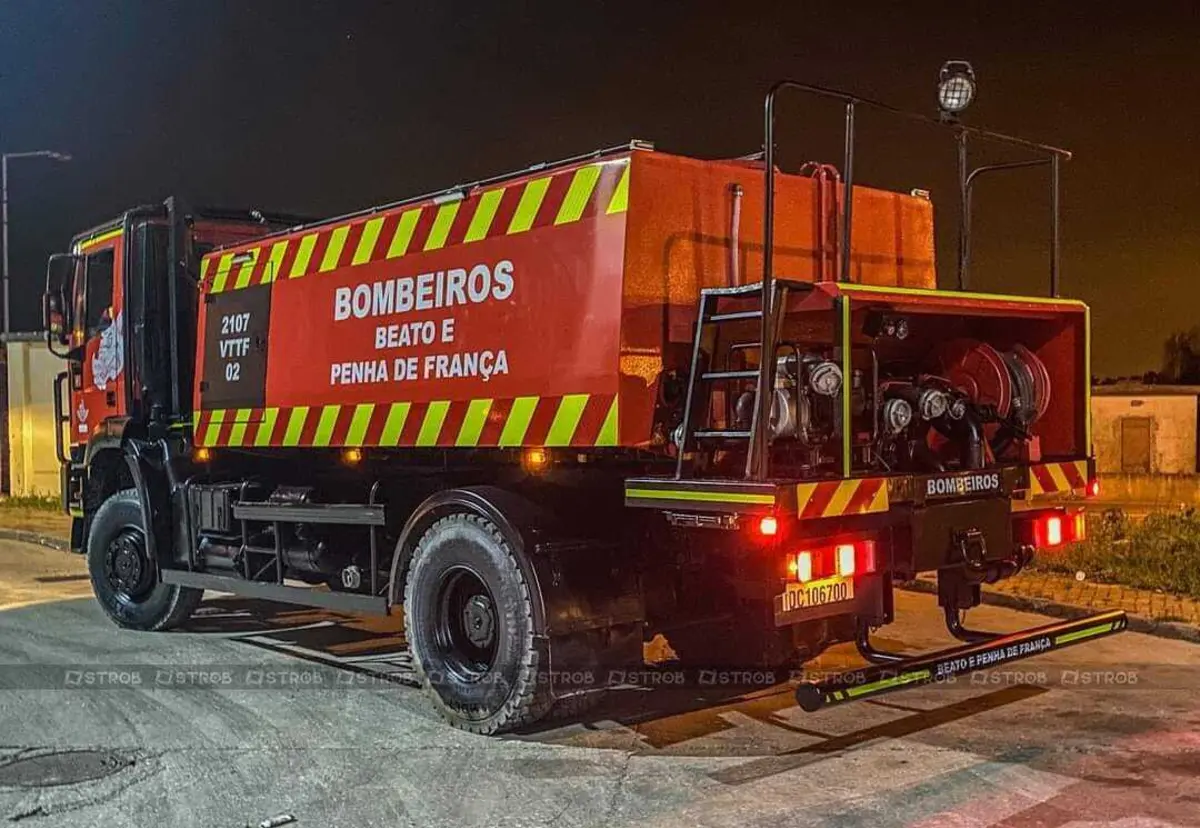 Os suspeitos detidos pela Polícia Judiciária, no âmbito da operação "Rescaldo", são o comandante dos Bombeiros Voluntários do Beato e Penha de França e o vice-presidente e a tesoureira da respetiva associação humanitária