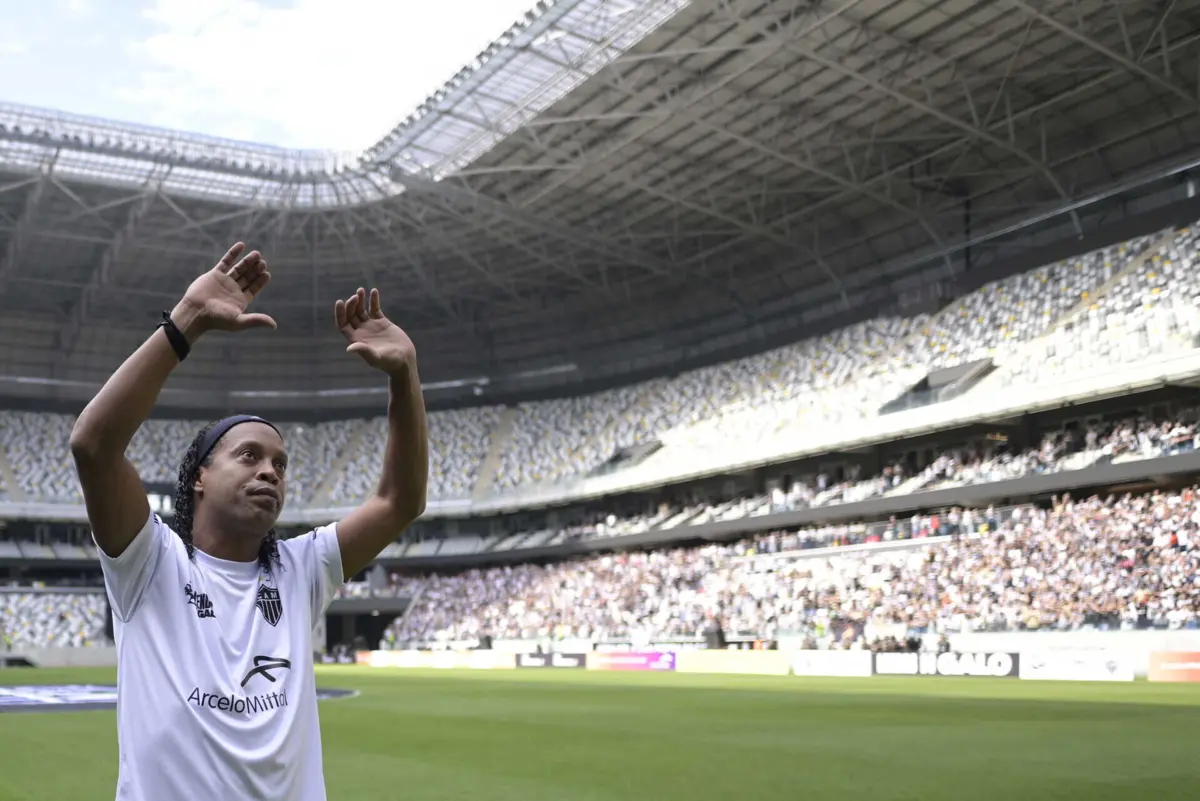 Imagem de contexto do artigo Ronaldinho volta a faltar a comissão parlamentar em caso de fraude