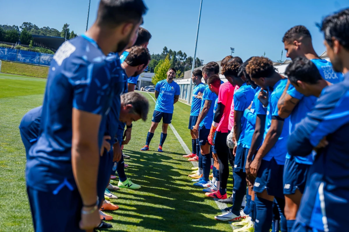 Alan Varela antes de ser "cumprimentado"