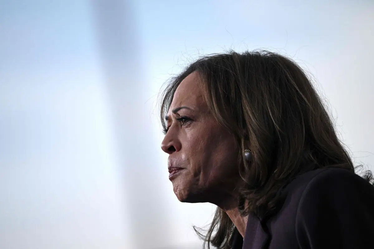 A ex-vice-presidente democrata Kamala Harris retratou a situação como "um flagrante abuso de poder"