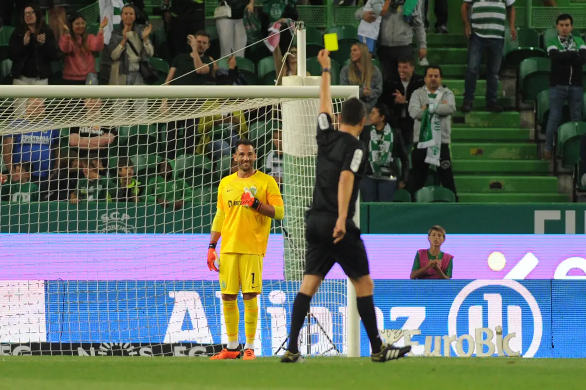 Castigo a Adán foi anuado