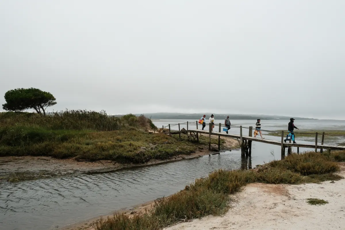 A lagoa de Óbidos é o sistema lagunar costeiro mais extenso da costa portuguesa, mas falta uma ligação permanente ao mar