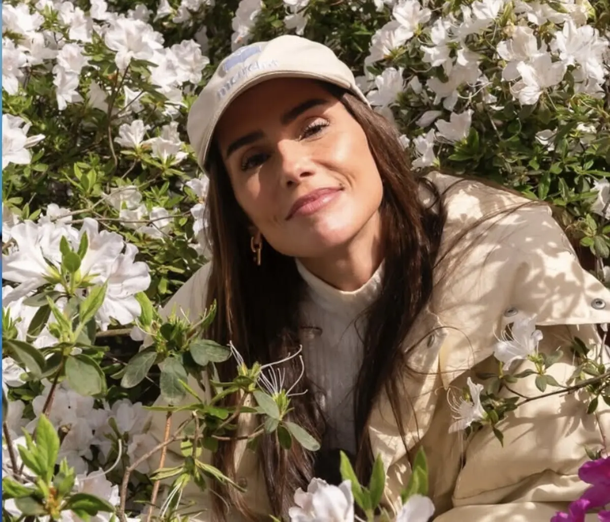 Atriz vive um novo amor, que prefere manter longo dos olhos do público