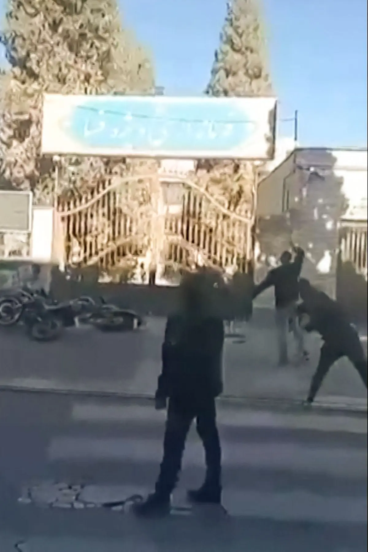 Imagem de vídeo dos protestos em Fassa