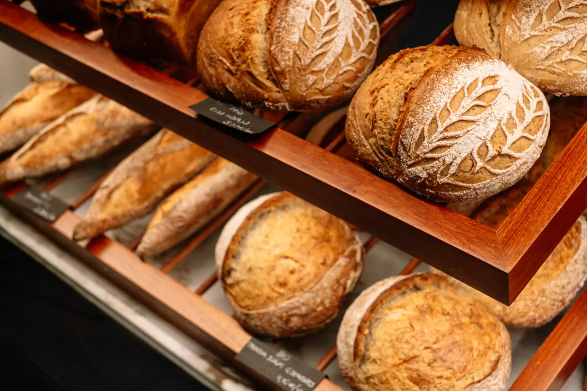 Imagem de contexto do artigo Os principais aumentos de preços em 2025: pão, portagens, rendas e transportes mais caros