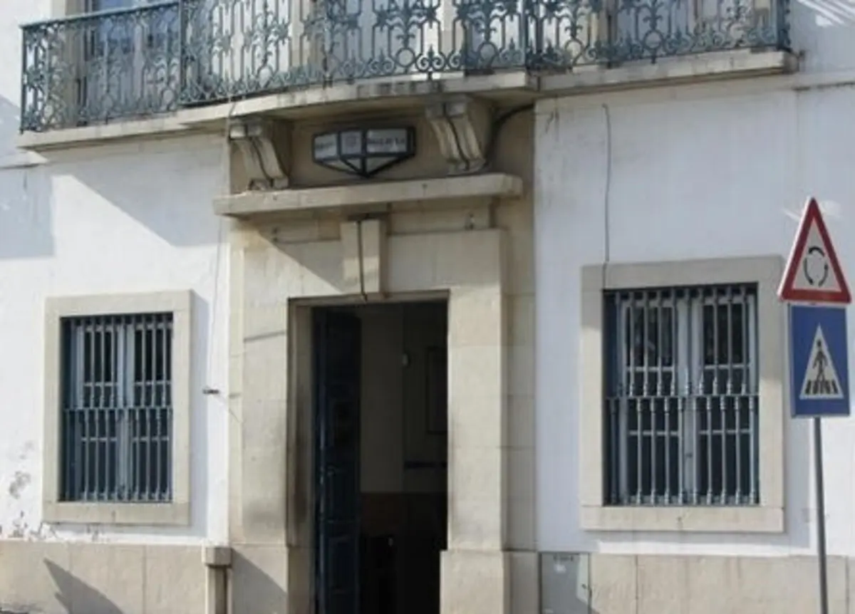 Imagem de contexto do artigo Detido após tentar roubar menor e ameaçar populares com faca